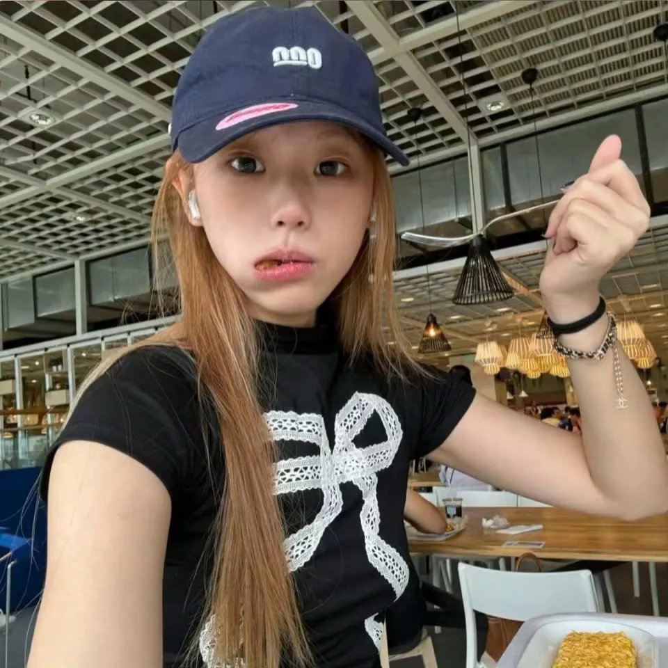 穿到家属院,我改写炮灰人生